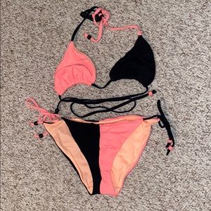 Victoria’s Secret color block bikini !